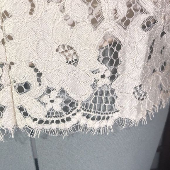 Urban Outfitters Kimchi Blue Tilly Mock Neck Ivory Lace Top NWT Size Large - Picture 13 of 13